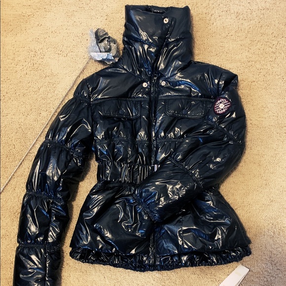 Fila Jackets & Blazers - NWT Fila pattent puffer jacket